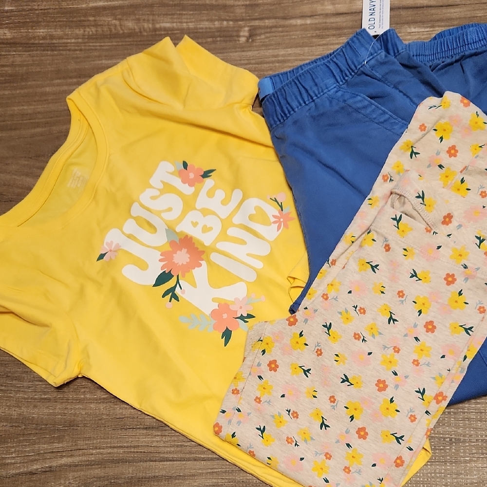 NWOT Yellow 'Just Be Kind' T-Shirt with Blue Shorts and Floral Leggings